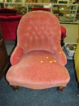 AN EDWARDIAN UPHOLSTERED TUB / BEDROOM CHAIR