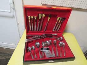 A CANTEEN OF MATCHED CUTLERY