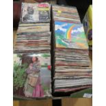 A TRAY OF APPROX 400 7" SINGLE RECORDS TO INCLUDE BRUCE SPRINGSTEIN, MICHAEL JACKSON, FLEETWOOD MAC,
