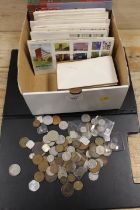 A SMALL BOX OF ASSORTED FIRST DAY COVERS, LOOSE STAMPS ETC TOGETHER WITH A BAG OF ASSORTED VINTAGE