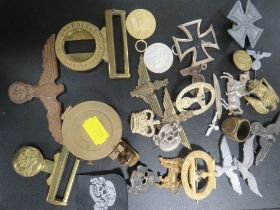 A SELECTION OF ASSORTED MILITARY BADGES TO INCLUDE AN IRON CROSS ETC