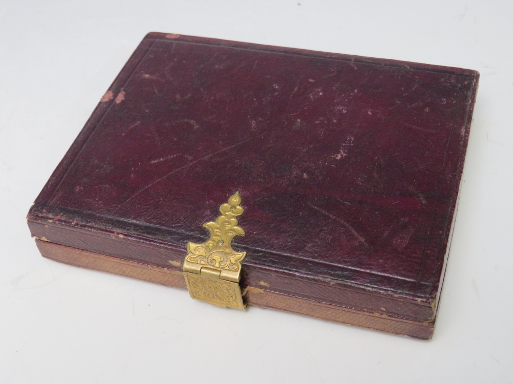 A 19TH CENTURY CASED AMBROTYPE DOUBLE PORTRAIT OF TWO SEATED GENTLEMEN, image 9 x 6.5 cm, case 12 - Image 5 of 5
