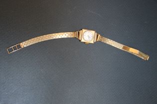 A HALLMARKED 9 CARAT GOLD LADIES ROTARY WRIST WATCH, approx weight 19.9g, W 1.5 cm