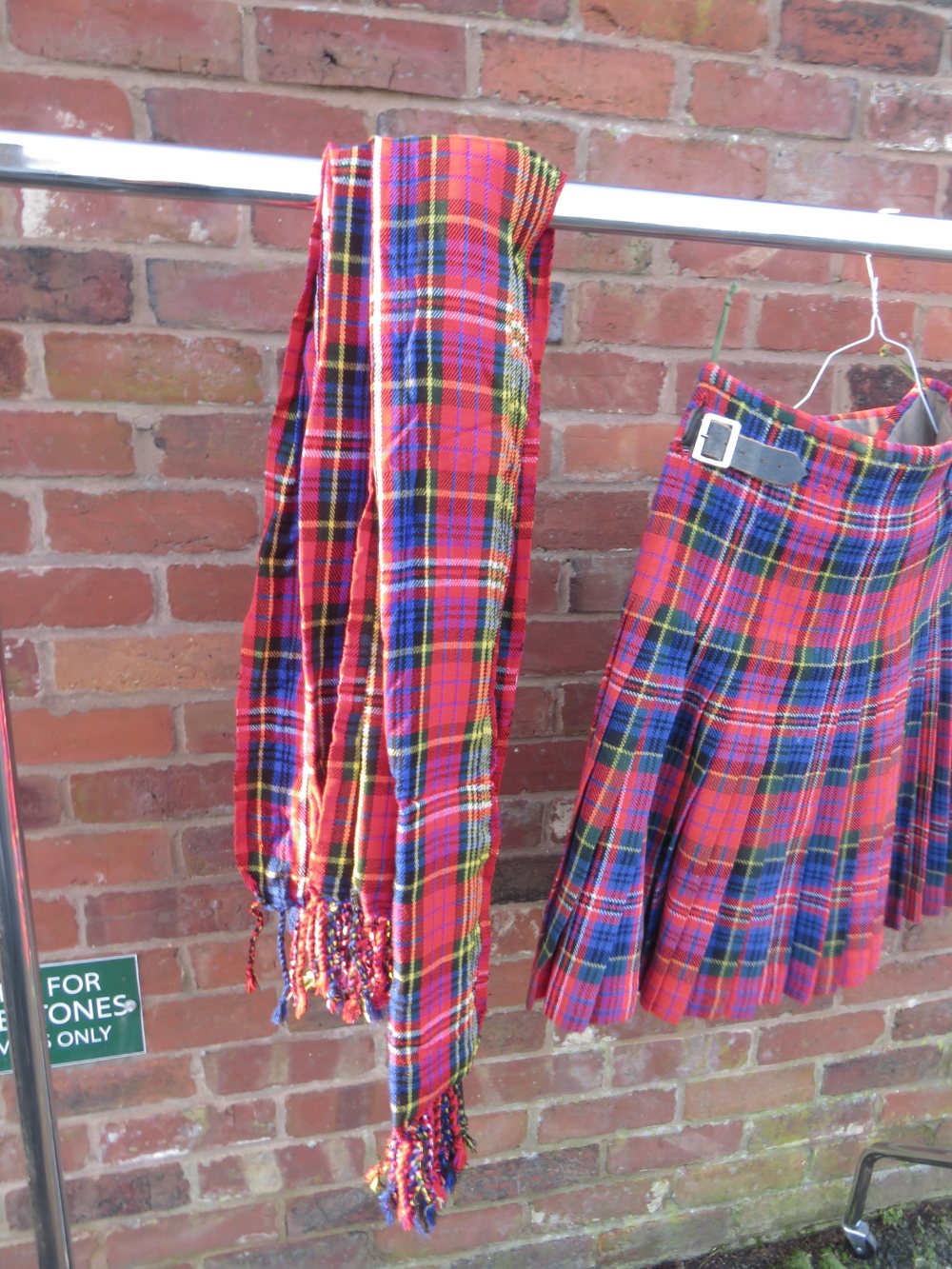 A TARTAN MILITARY KILT TOGETHER WITH A TARTAN PIPERS PLAID - Image 3 of 3