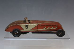 A VINTAGE TIN PLATE CLOCKWORK SPORTS CAR, L 20 cm