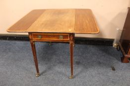 A 19TH CENTURY MAHOGANY PEMBROKE TABLE WITH CROSSBANDED DETAIL, having single frieze drawer,