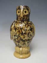 A STUDIO POTTERY SLIPWARE OWL JUG AND COVER BY CAROLE GLOVER, signature to base, overall H 18 cm