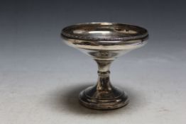 A SMALL HALLMARKED SILVER TAZZA - BIRMINGHAM 1968, approx weight 141.2g, H 10 cm