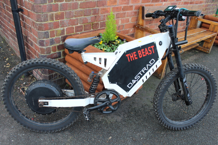 A DASTRAD THE BEAST ELECTRIC MOTOR BIKE - WORKING AT TIME OF CONSIGNMENT