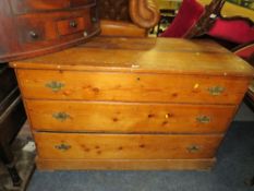 AN ANTIQUE PINE THREE DRAWER CHEST W-127 CM