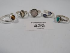 A COLLECTION OF VINTAGE 925 SILVER RINGS TO INCLUDE CITRINE, OPAL, AMETHYST, TIGERS EYE