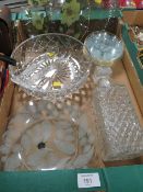 A TRAY OF ASSORTED GLASS WARE