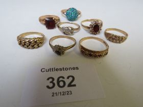 TWO 9CT GOLD KEEPER RINGS AND SIX STONE SET DRESS RINGS, TO INCLUDE TURQUOISE, ILLUSION SET