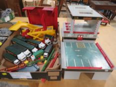 A TRAY OF EDDIE STOBART TOYS, TO INCLUDE TRUCKS, GARAGE PIECES ETC