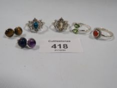 A COLLECTION OF VINTAGE 925 SILVER RINGS TO INCLUDE CITRINE, TOPAZ, PERIDOT ETC