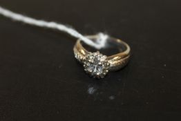 A WHITE METAL CZ DRESS RING STAMPED 375 approx weight 4.5g RING SIZE Q
