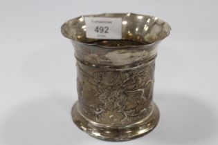 A HALLMARKED SILVER POT BY WILLIAM COMYNS WITH TYPICAL ANGEL DECORATION