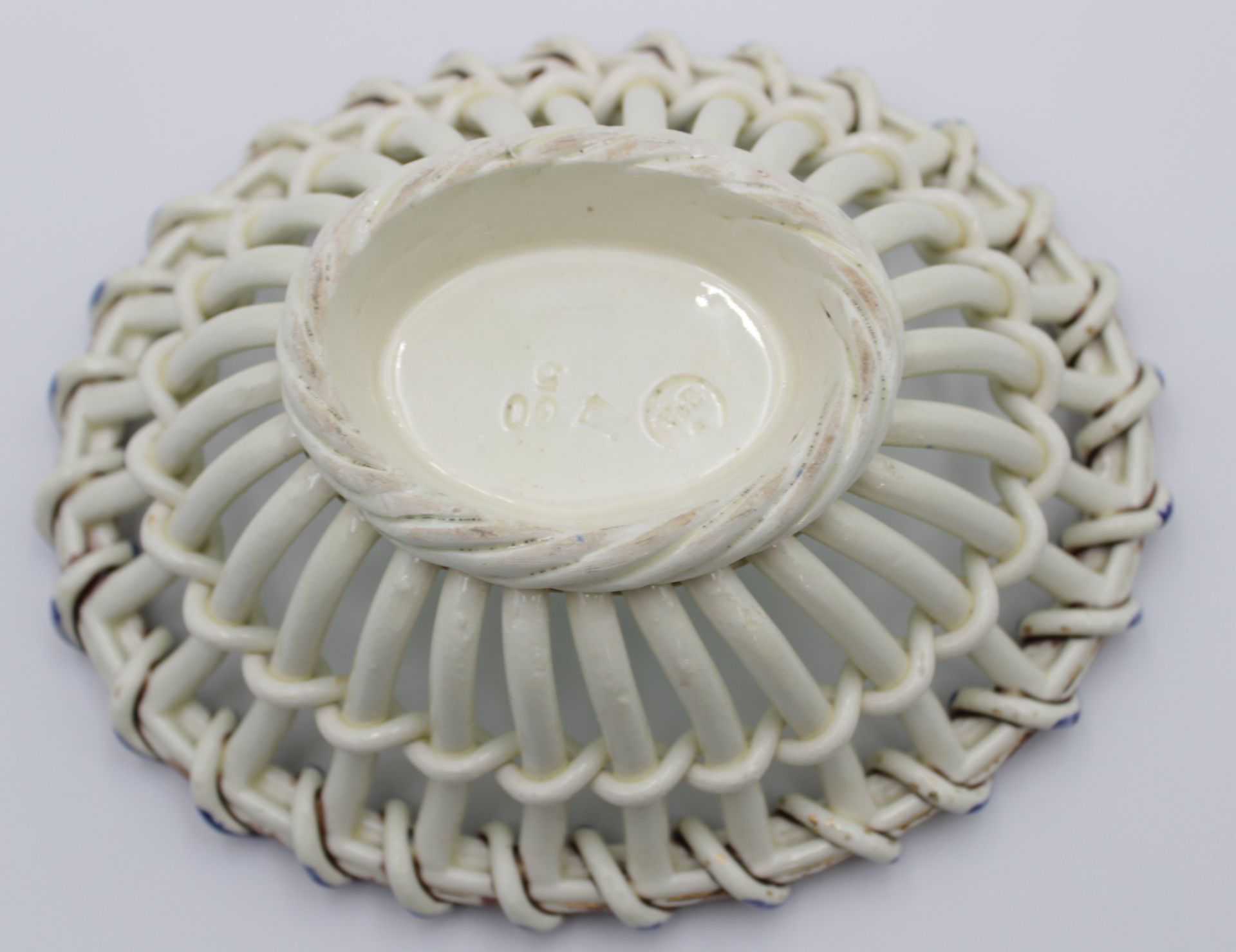 Korbschale, Septfontaines, Villeroy & Boch, ca. 1880 Steingut, H-7,2cm L-20,5cm B-16,5cm - Bild 3 aus 4