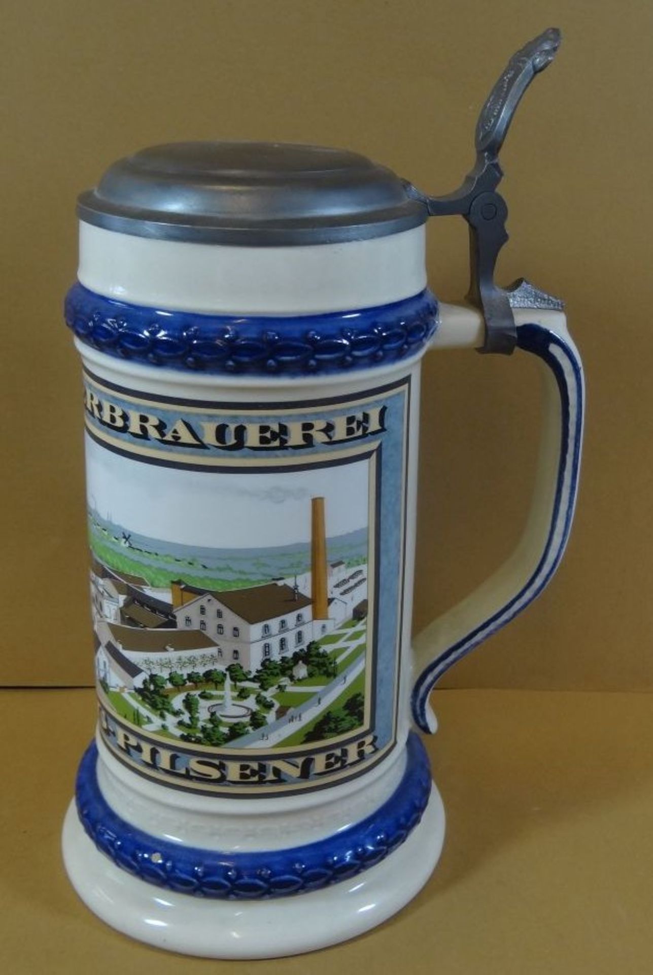 Bierkrug mit Ansicht der König-Brauerei, H-24 cm