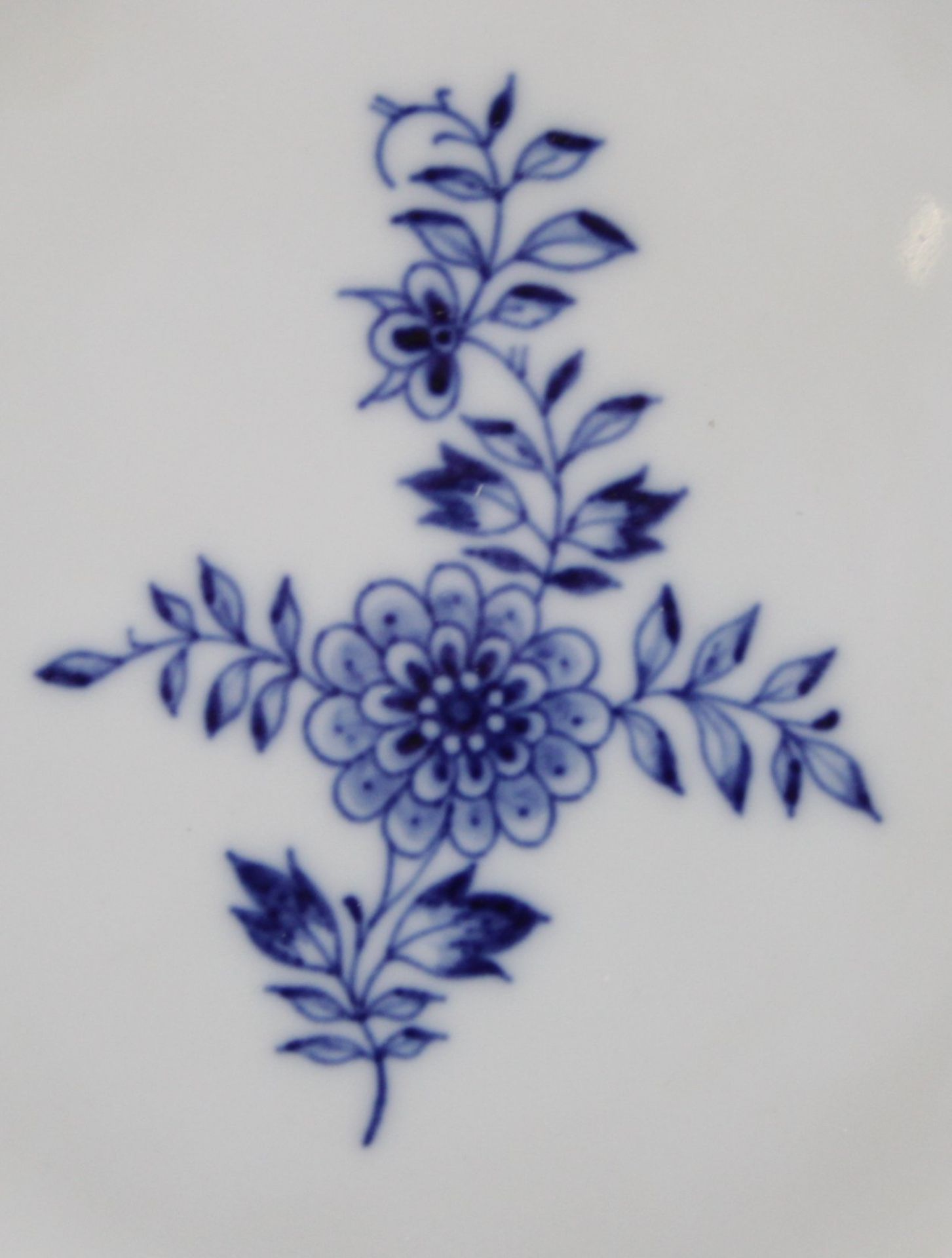 Teller, Meissen, Schwertermarke, blaue florale Bemalung, 2 Schleifstriche, D-20,2cm. - Bild 2 aus 4