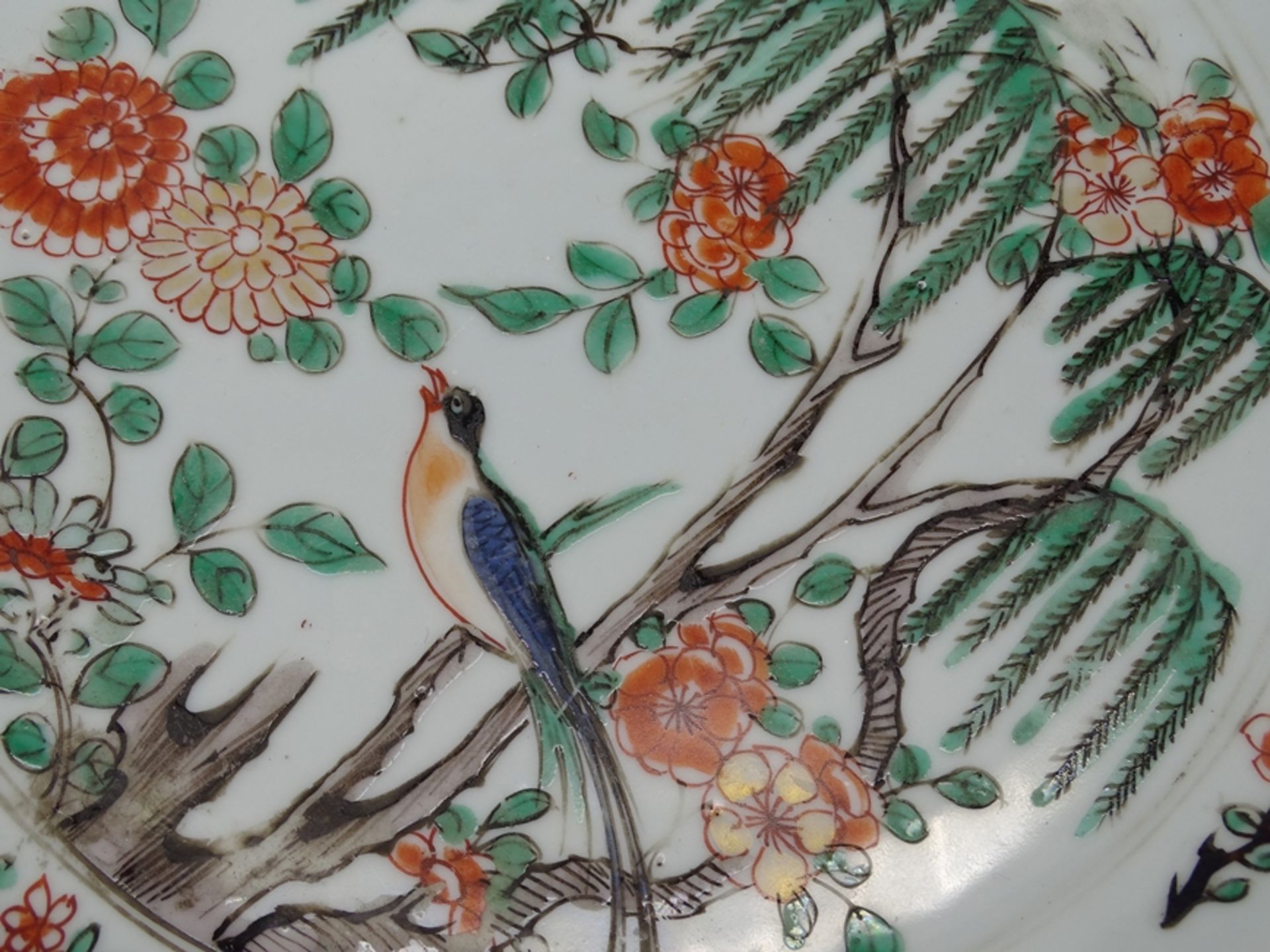 Großer Teller mit Vogel und Blumenmotiven,China, älter, D. 24cm, geklebte Stellen - Bild 11 aus 11