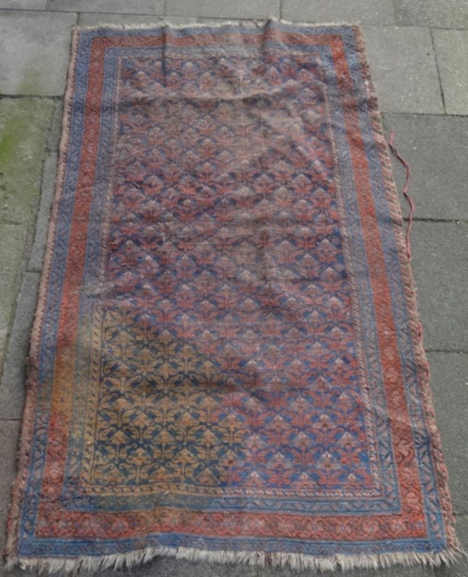 antiker dünner Orient-Teppich,tw. verfärbt, Altersspuren, 150x86 cm