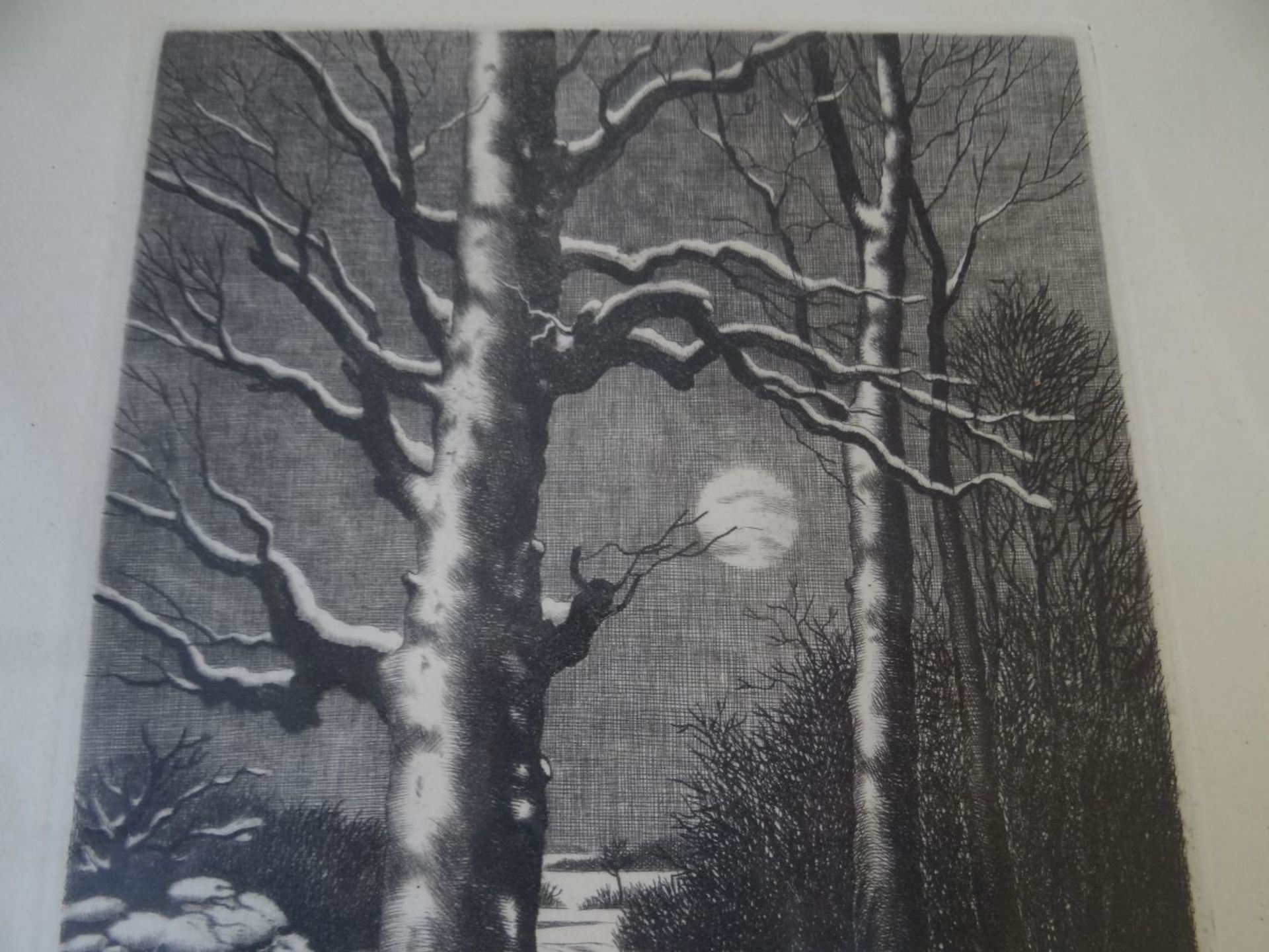 unleserl. sign. Radierung "Mondnacht im Winterwald", ger/glas, RG 35x28 cm, verso Widmung von 1941 - Image 3 of 7