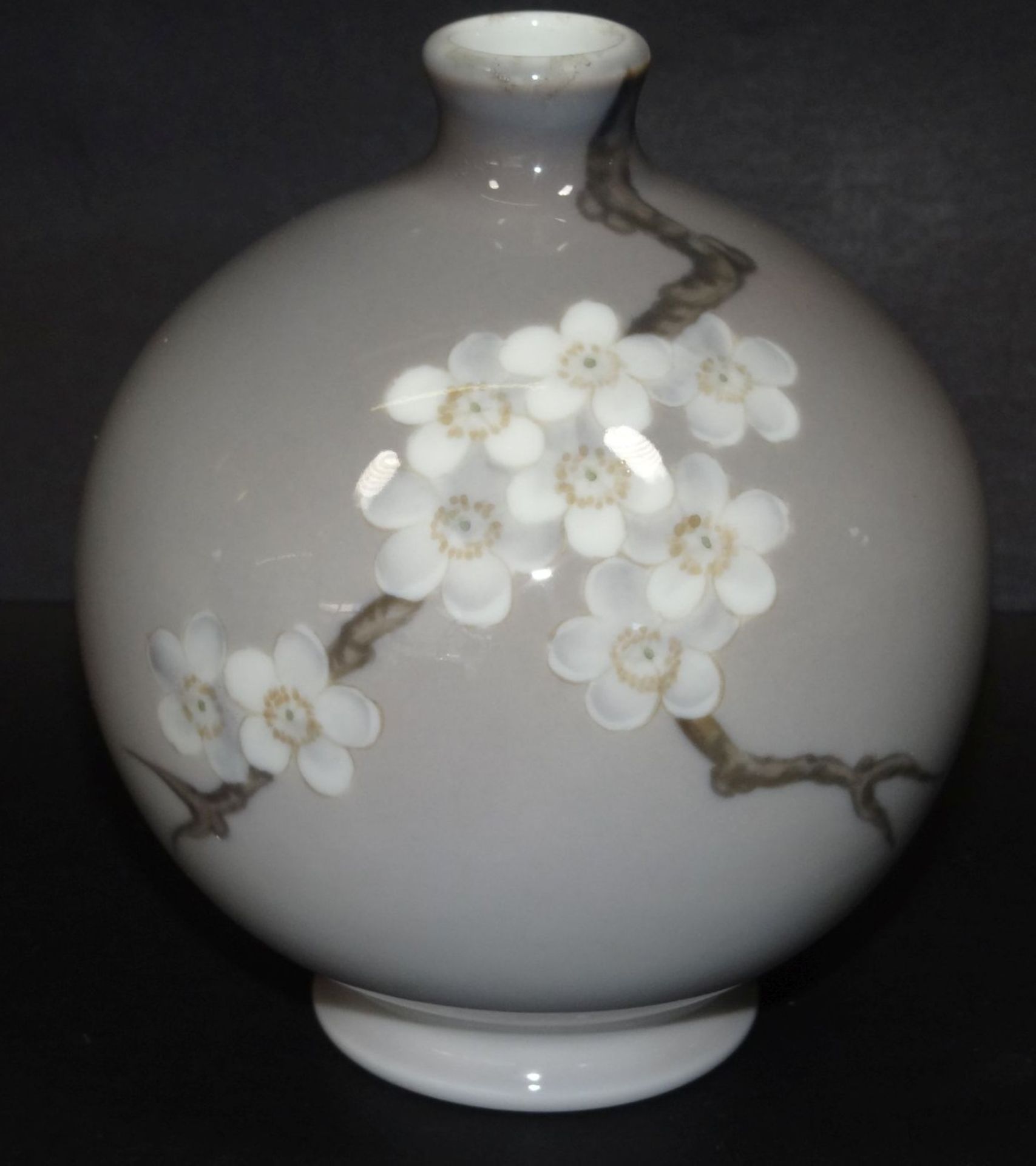 Vase, Bing & Gröndahl, mit Zweigdekor, H-11 cm