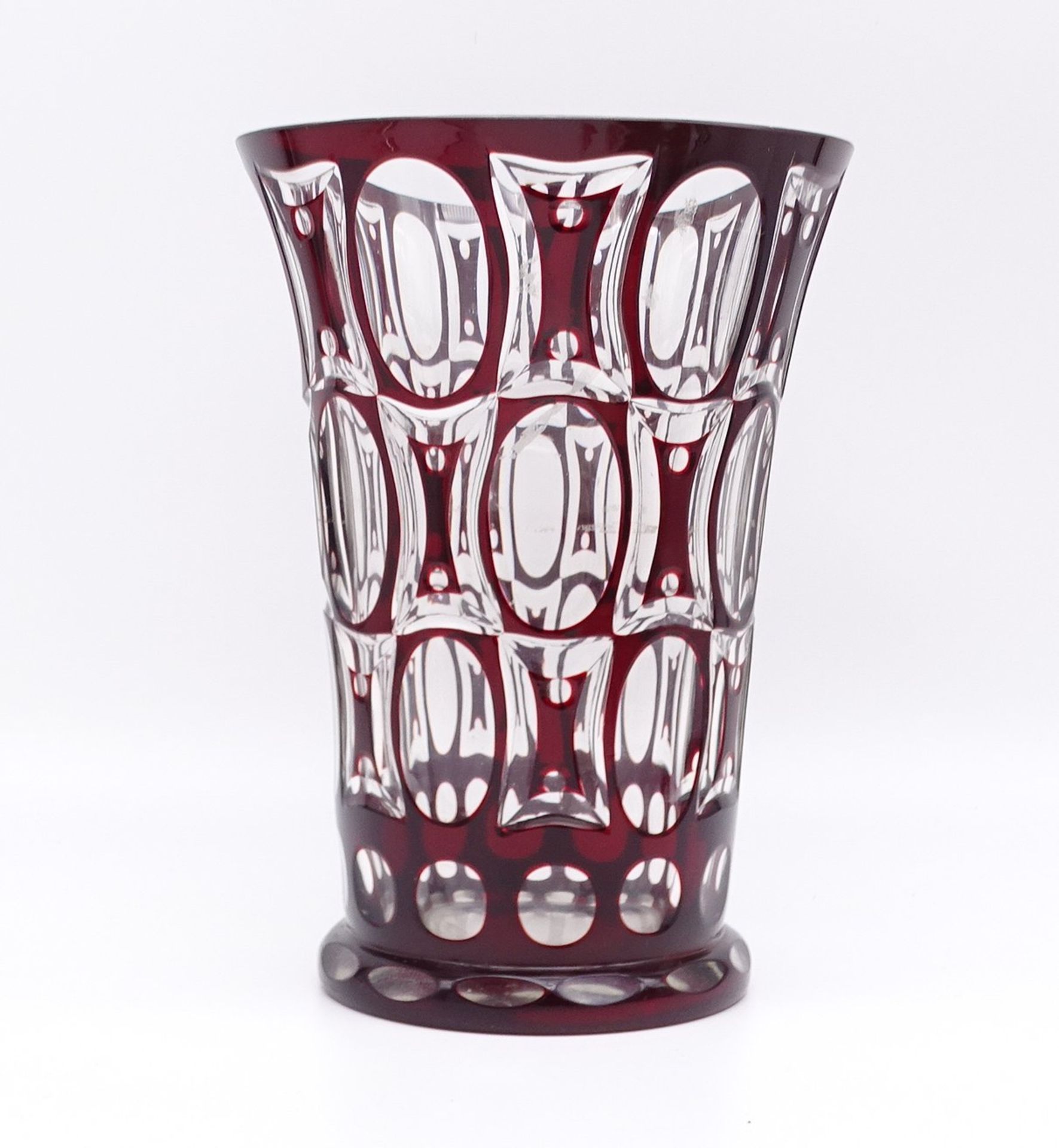 Hohe Vase, rot überfangen, H. 24cm, D. 17,5cm