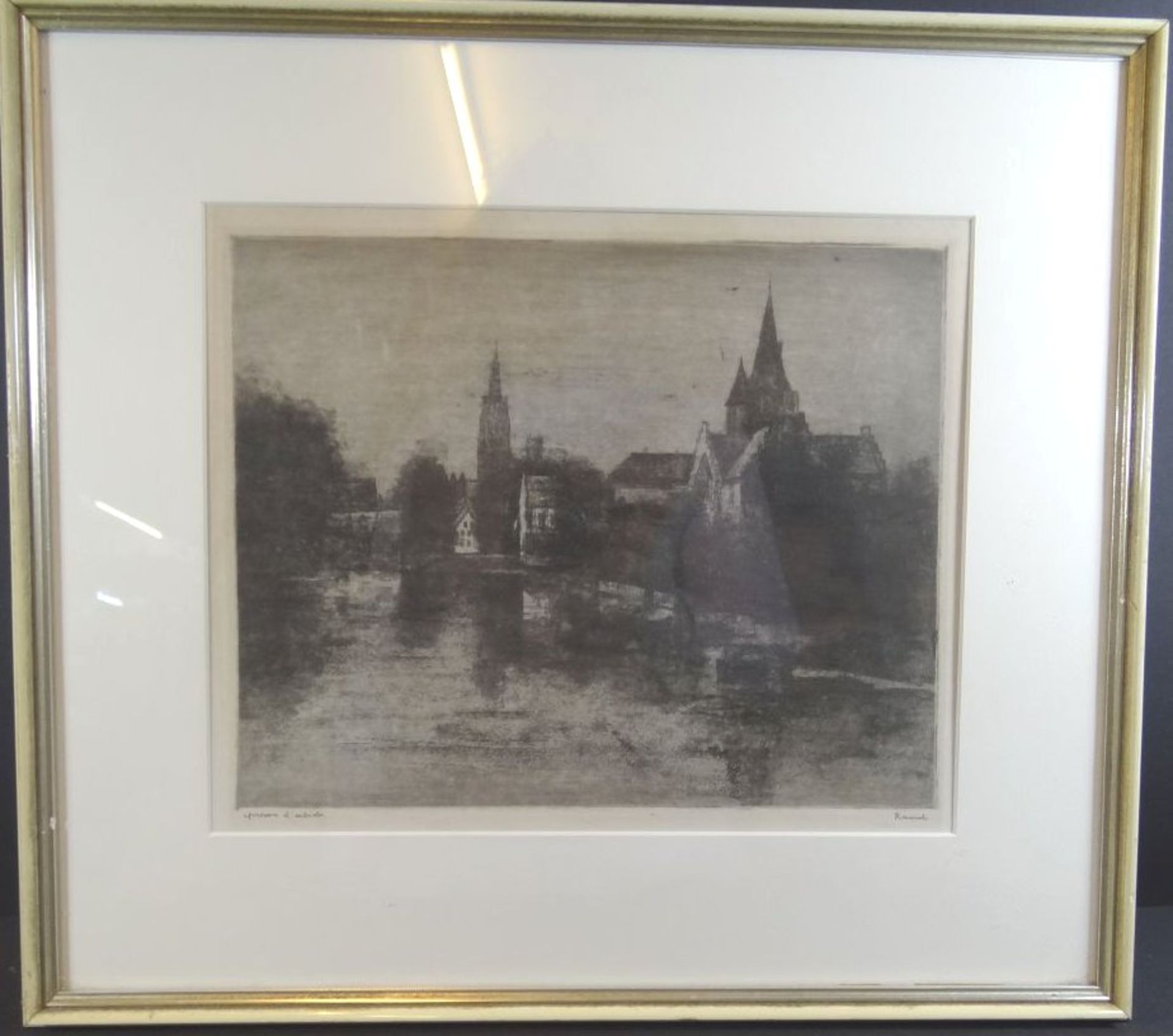 Henri RAMAH (1887-1947)  "Häuser und Kirche am Fluss" Lithografie, ea, ger/Glas, RG 43x48 cm