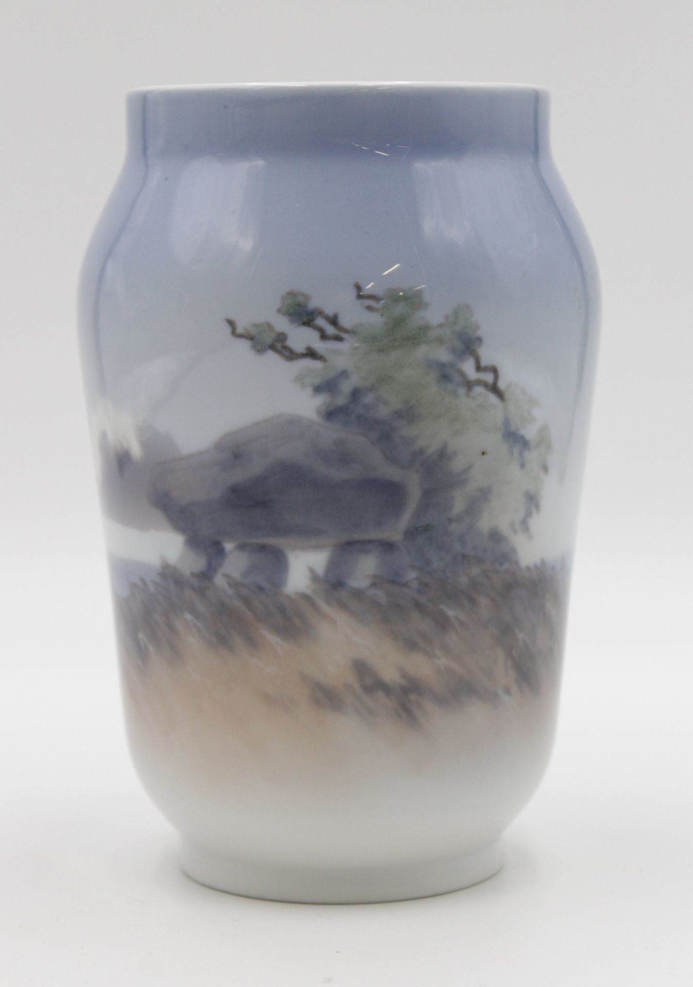 Vase, Royal Copenhagen, Landschaftsdekor, H-16,8cm.