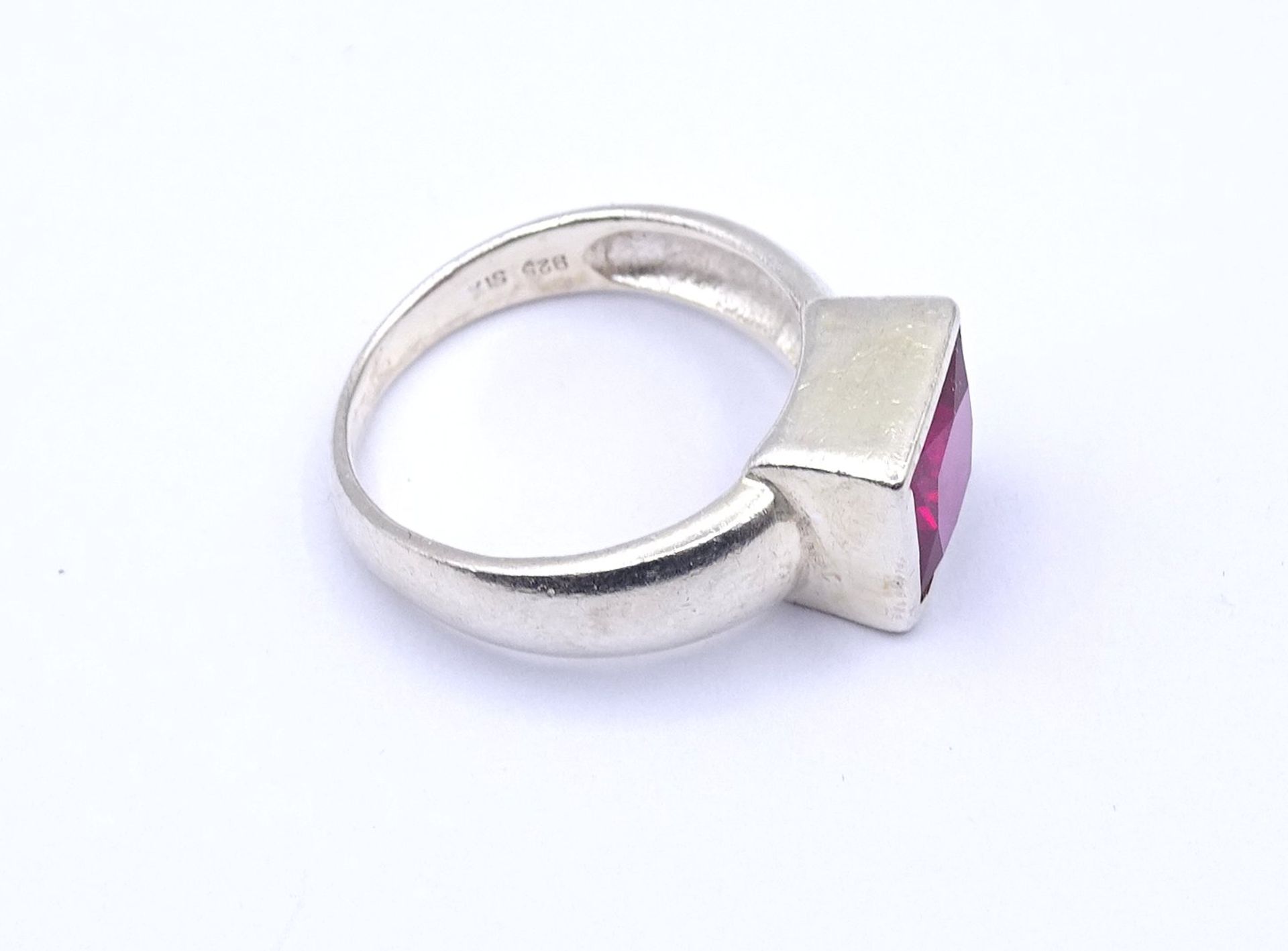 925er Silber Ring mit einem roten Farbstein, 4,9g., RG 55 - Bild 3 aus 4