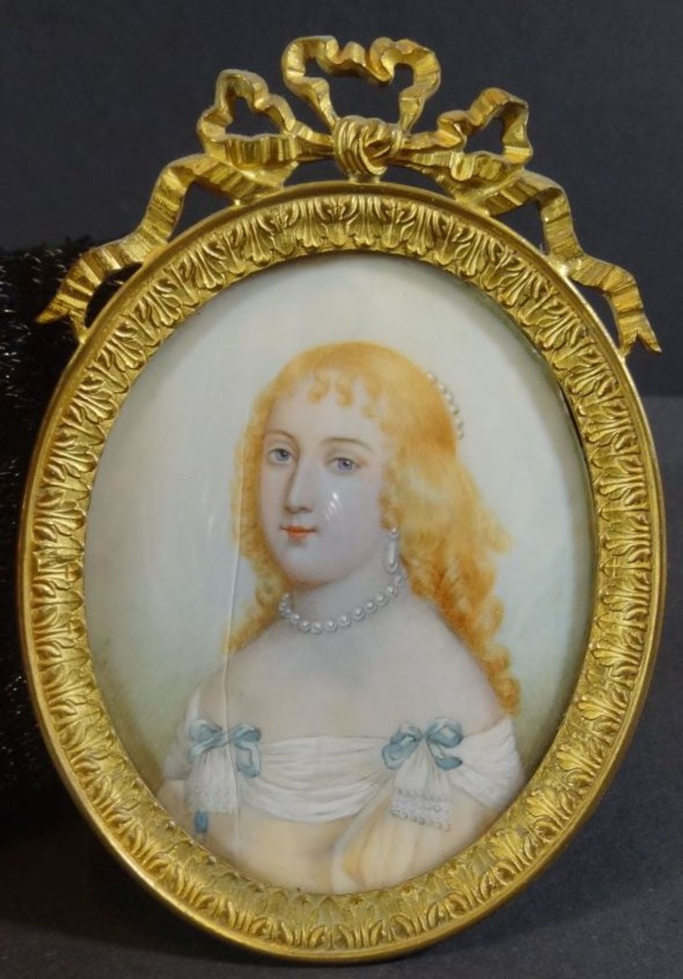 Nicolas DE LARGILLIERE (1656-1746), Mädchen-Miniaturportrait, Beinplatte gerissen, Messingrahmen, R