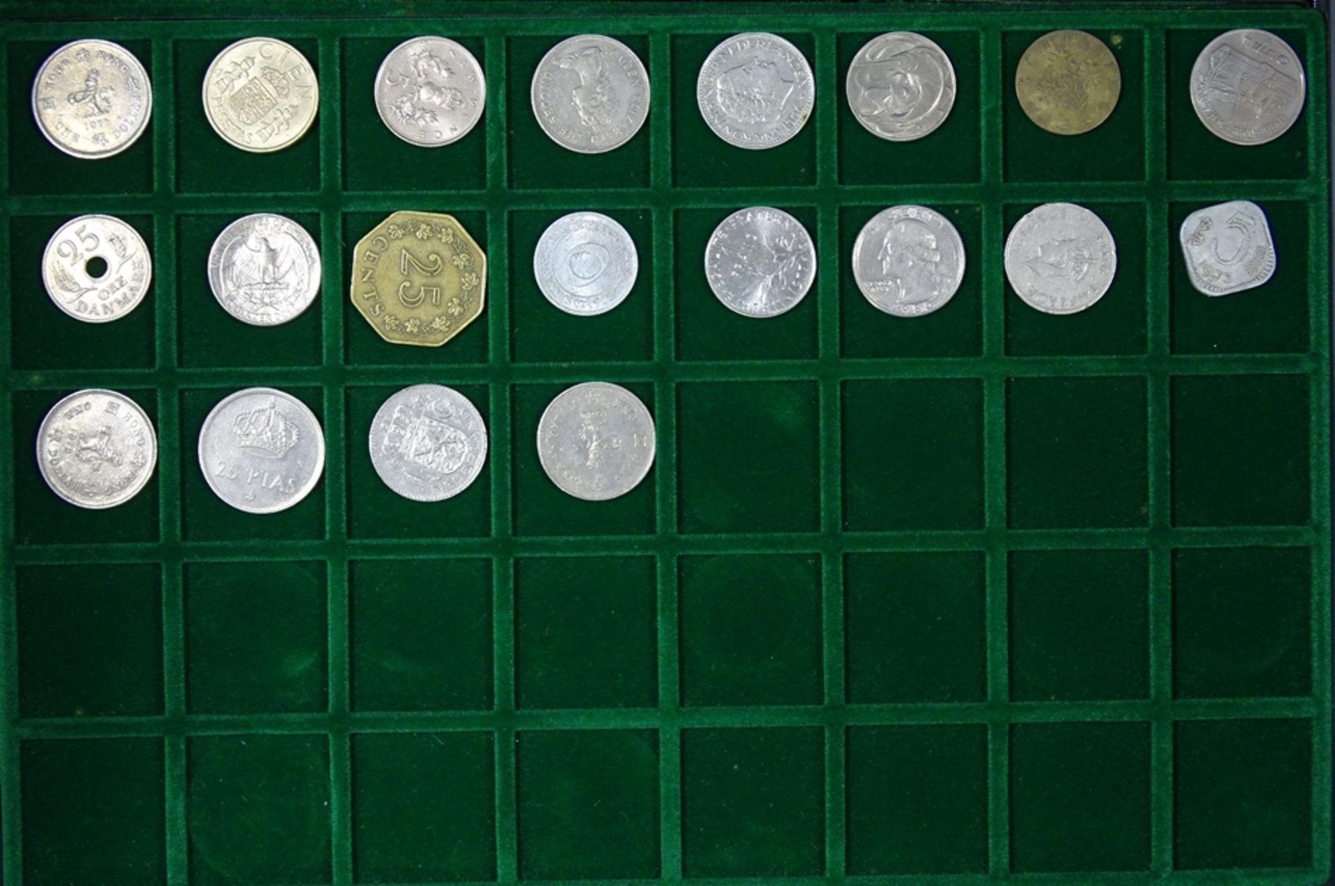 Münzkoffer mit Kleinmünzen, 170 Stück, aus aller Welt - Bild 6 aus 7