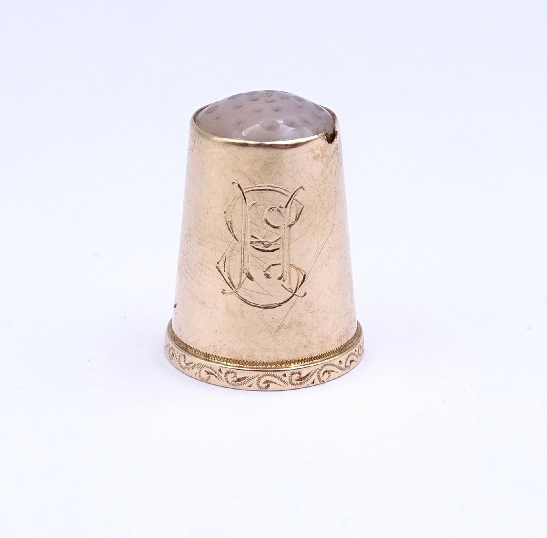 Fingerhut Gold 0.585, Monogramm und Datiert, 3,3g.