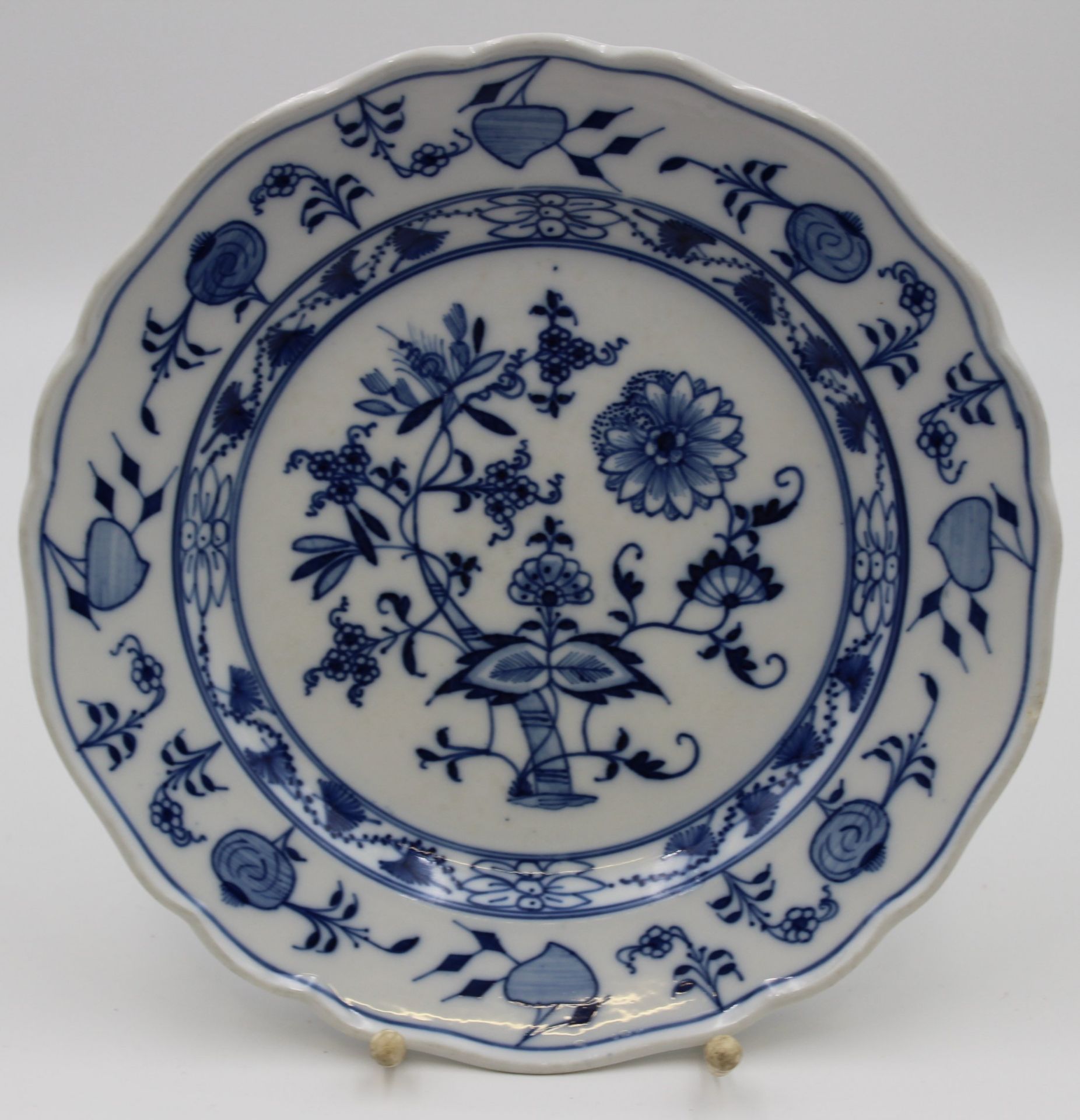 Teller, Stadt Meissen, Zwiebelmuster, Rand 1x bestossen, D-24,5cm.