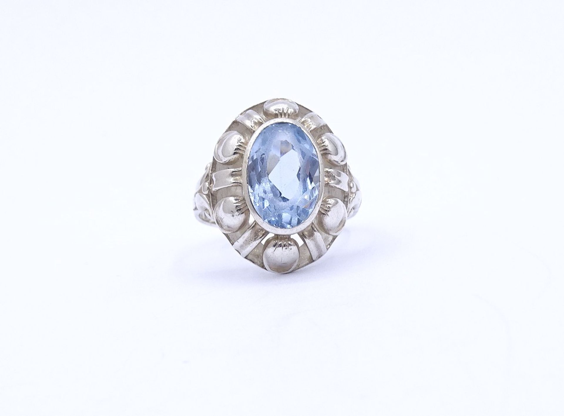 Silber Ring mit einem oval facc. hellblauen Stein, Tragespuren, 3,5g., RG 54