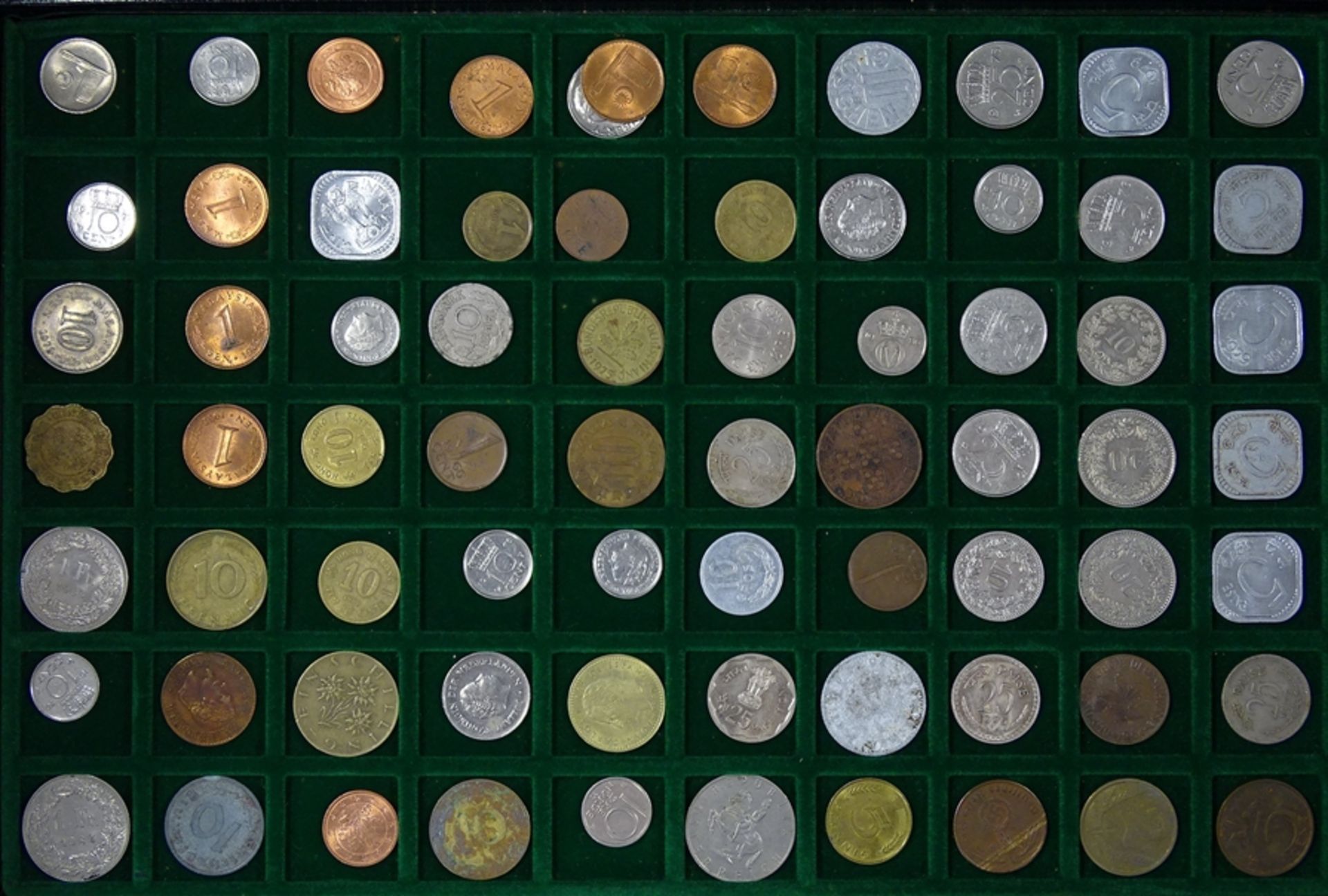 Münzkoffer mit Kleinmünzen, 170 Stück, aus aller Welt - Bild 3 aus 7