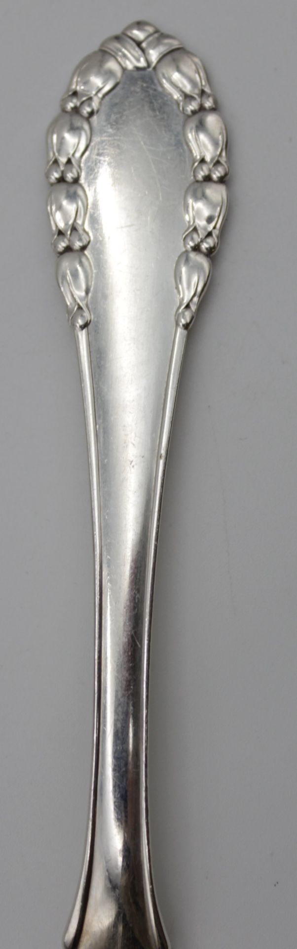 gr. Vorlegelöffel, Georg Jensen, Lilly of the Valley, 1925, 830er Silber, Ziermonogramm, ca. 88gr., - Bild 2 aus 5