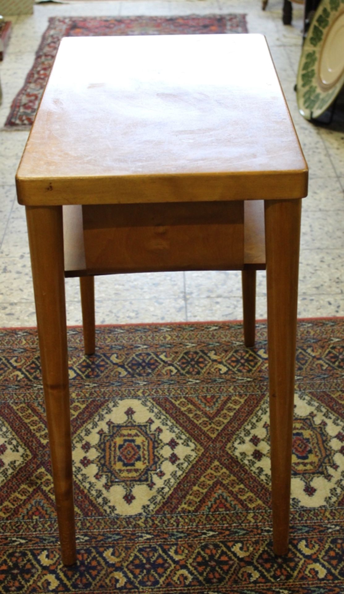 Beistelltisch mit Ablage, Ferd. Lundquist Göteborg, geamrkt, H-58cm B-58cm T-32,5cm. - Bild 2 aus 6