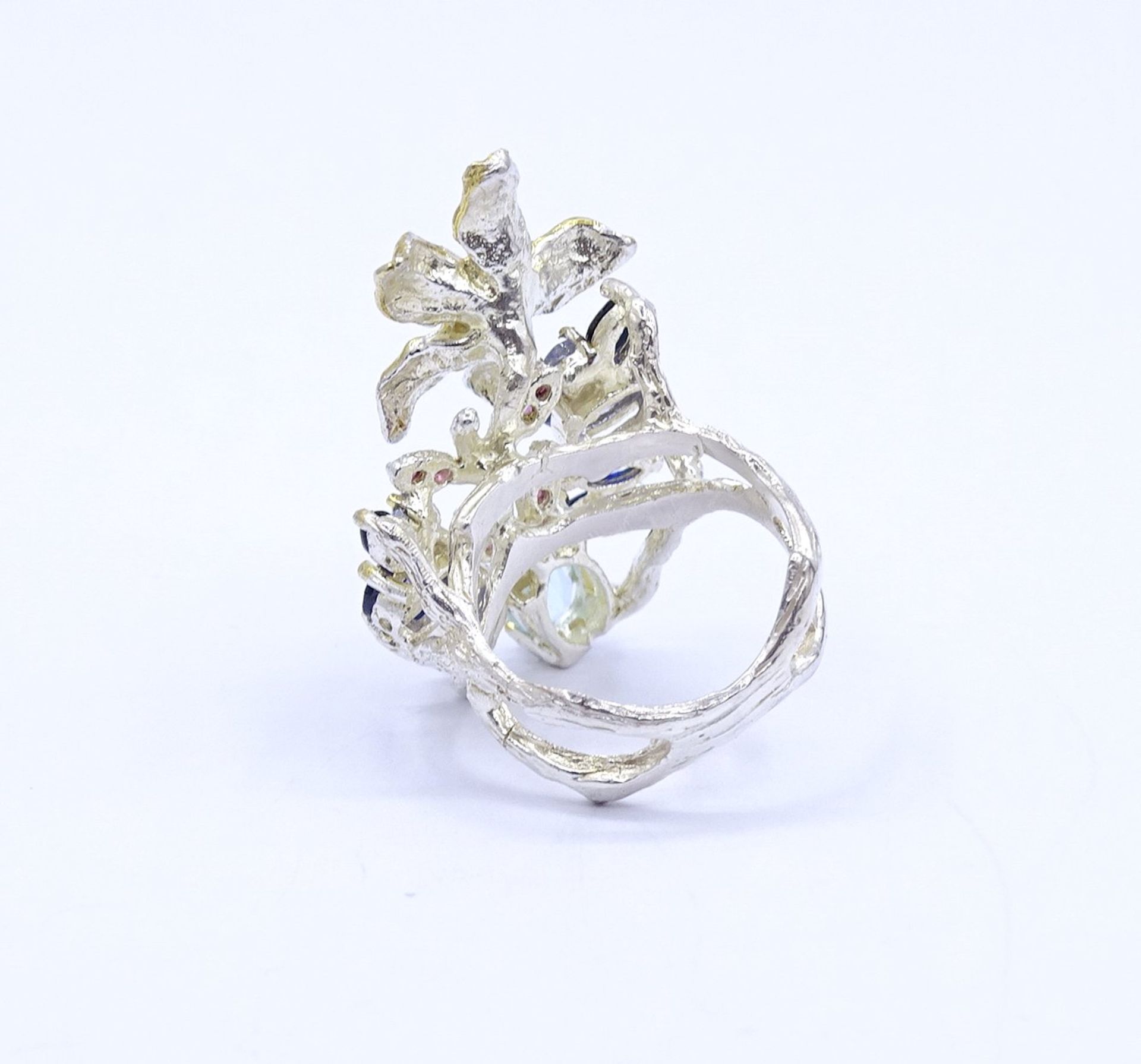 Edelstein Ring mit Blüte, Silber - vergoldet, Saphire, Blautopase und diverse, 8,6g., RG 51/52 - Bild 3 aus 3