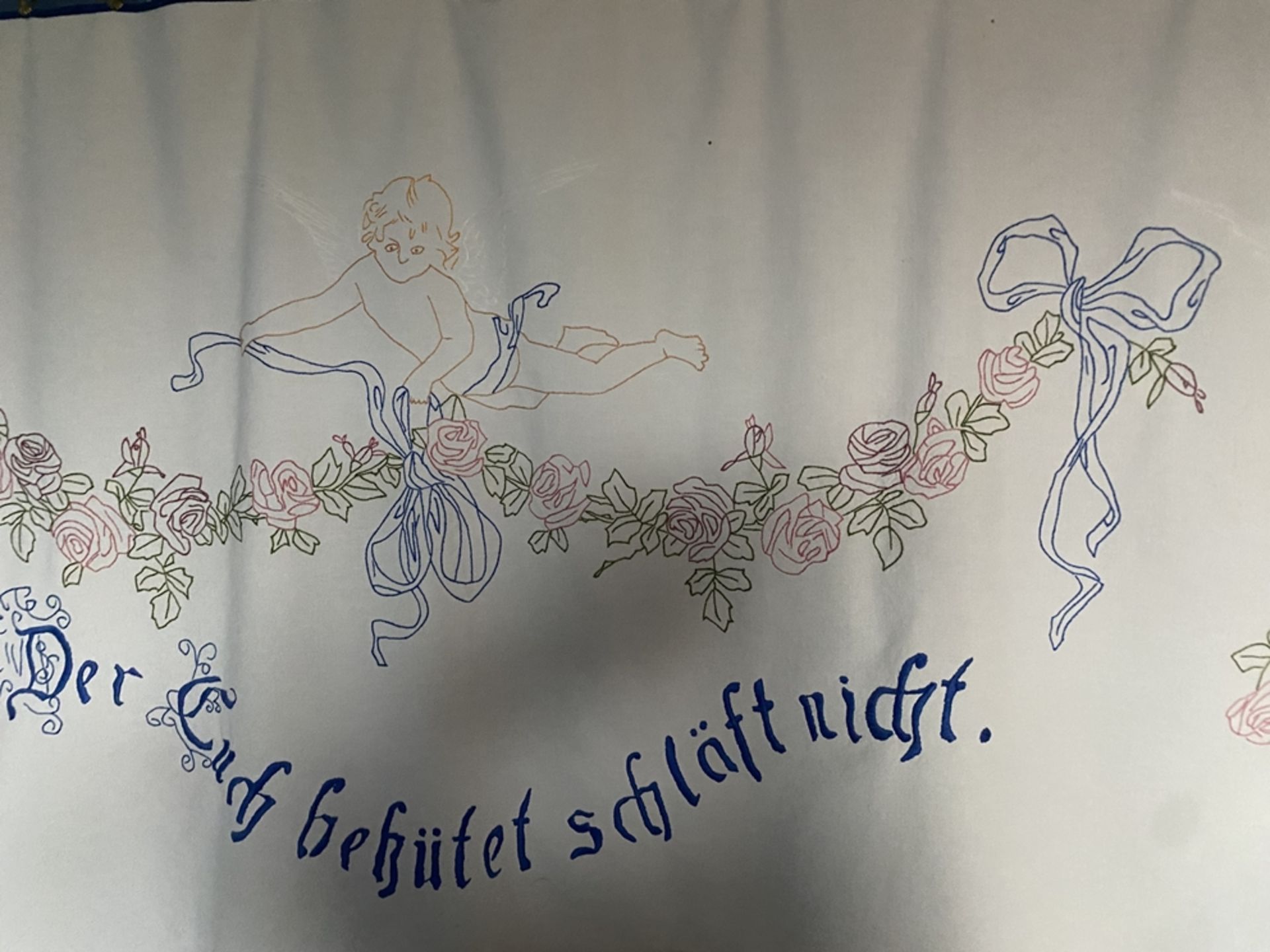 grosses besticktes Küchen-Wandtuch mit Hausspruch, ca.  50x160 cm (geschätzt, ohne Stange) - Bild 3 aus 3