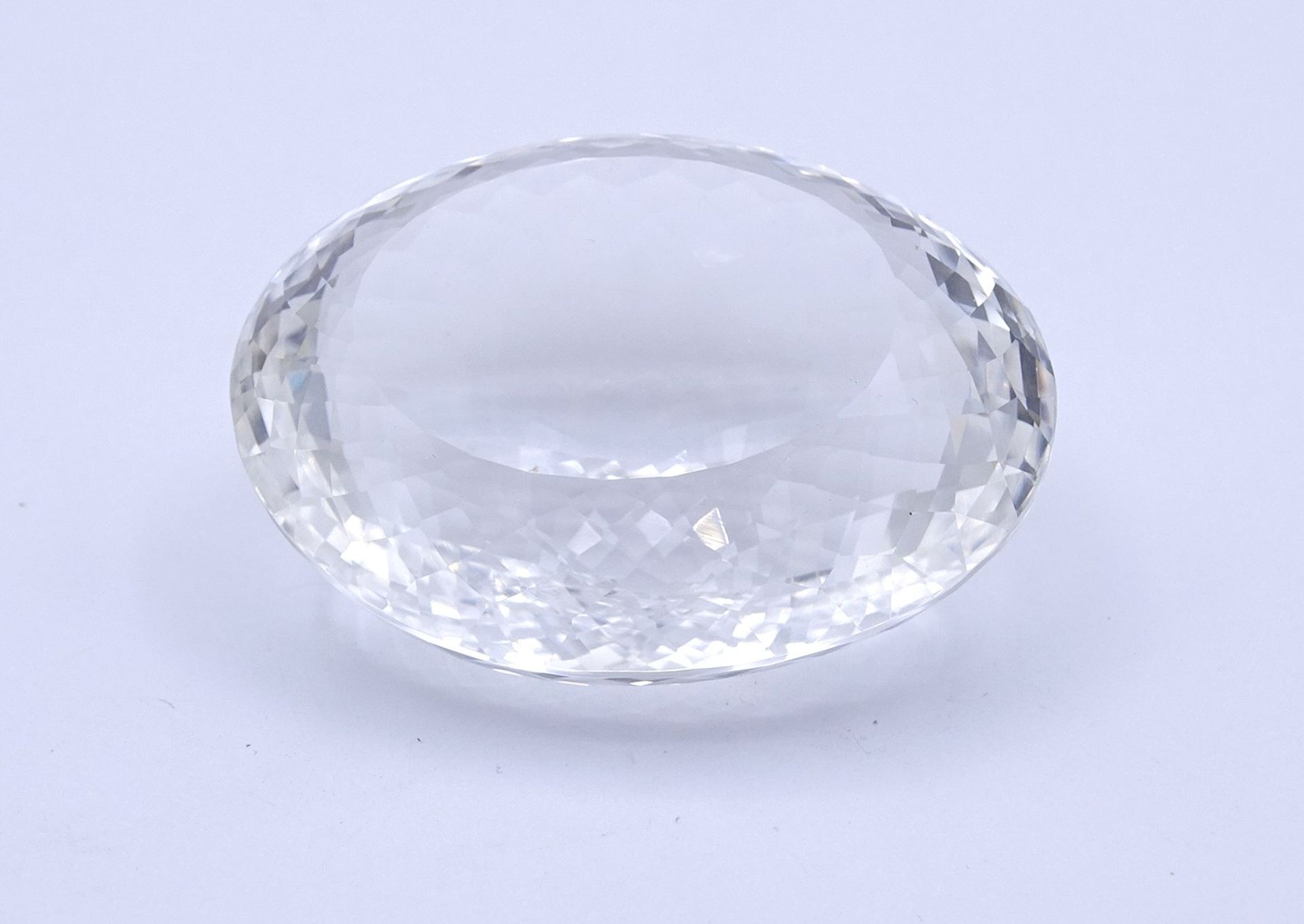 Bergkristall, 282ct., oval facc., 48,4x38,2x24mm