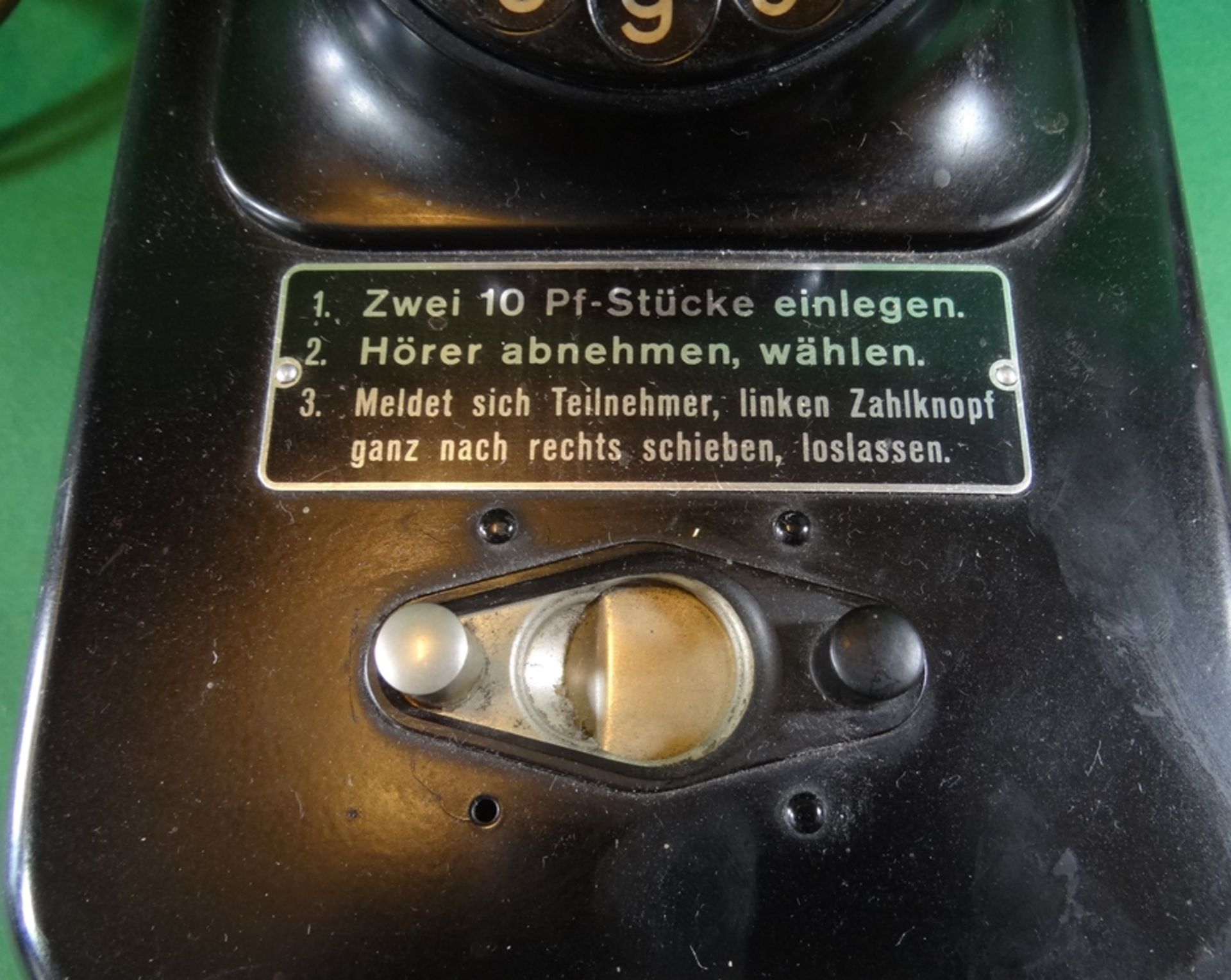 schwarzes Münz-Telefon mit 3 Schlüsseln,  2x 10 Pfennig, um 1960, "Hagenuk-Kiel", sehr gut erhalten - Bild 2 aus 8