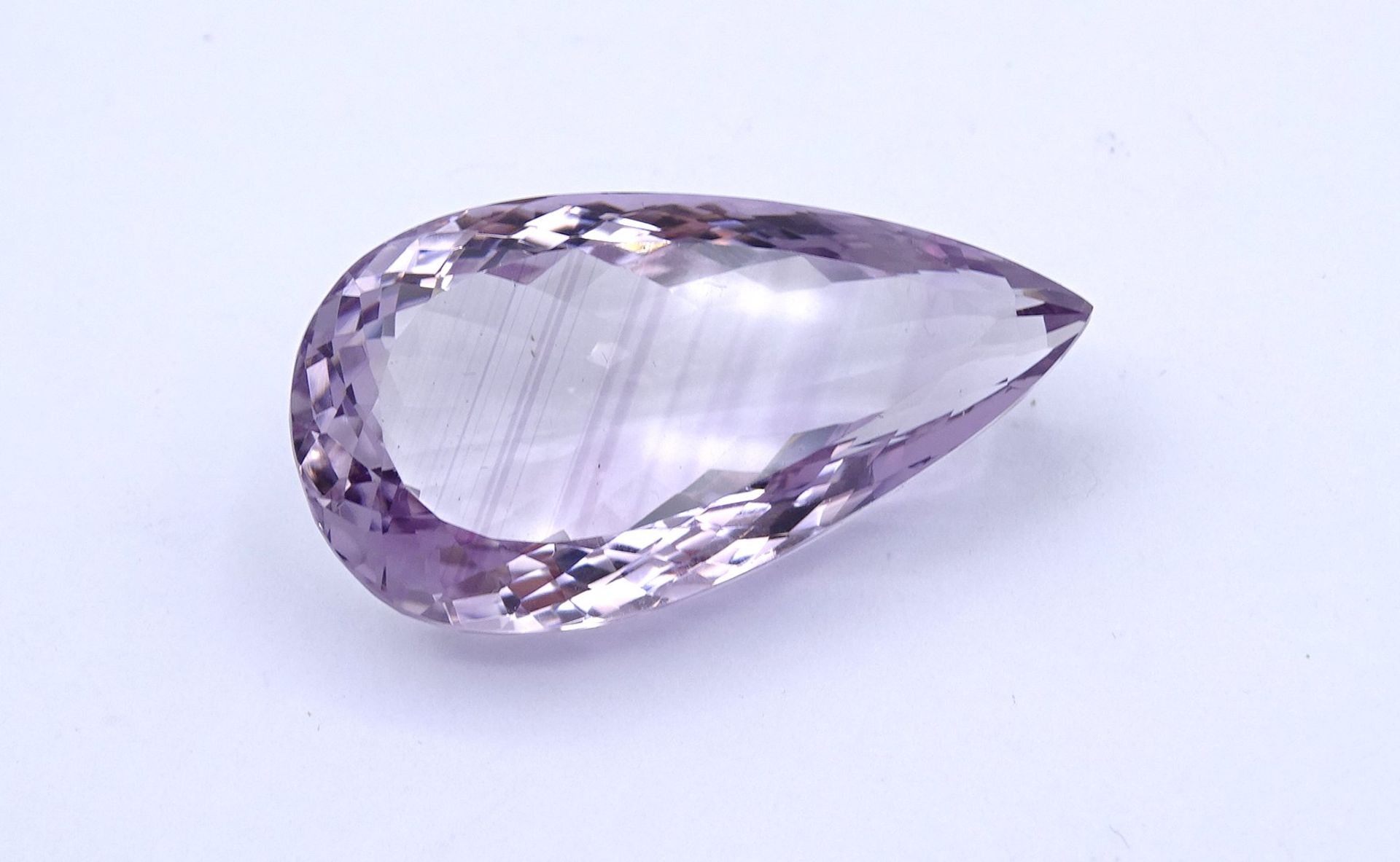 Rose de France Amethyst, 81,8ct., Farbzonierung,facc. Tropfen, 41x21x15mm - Image 2 of 5