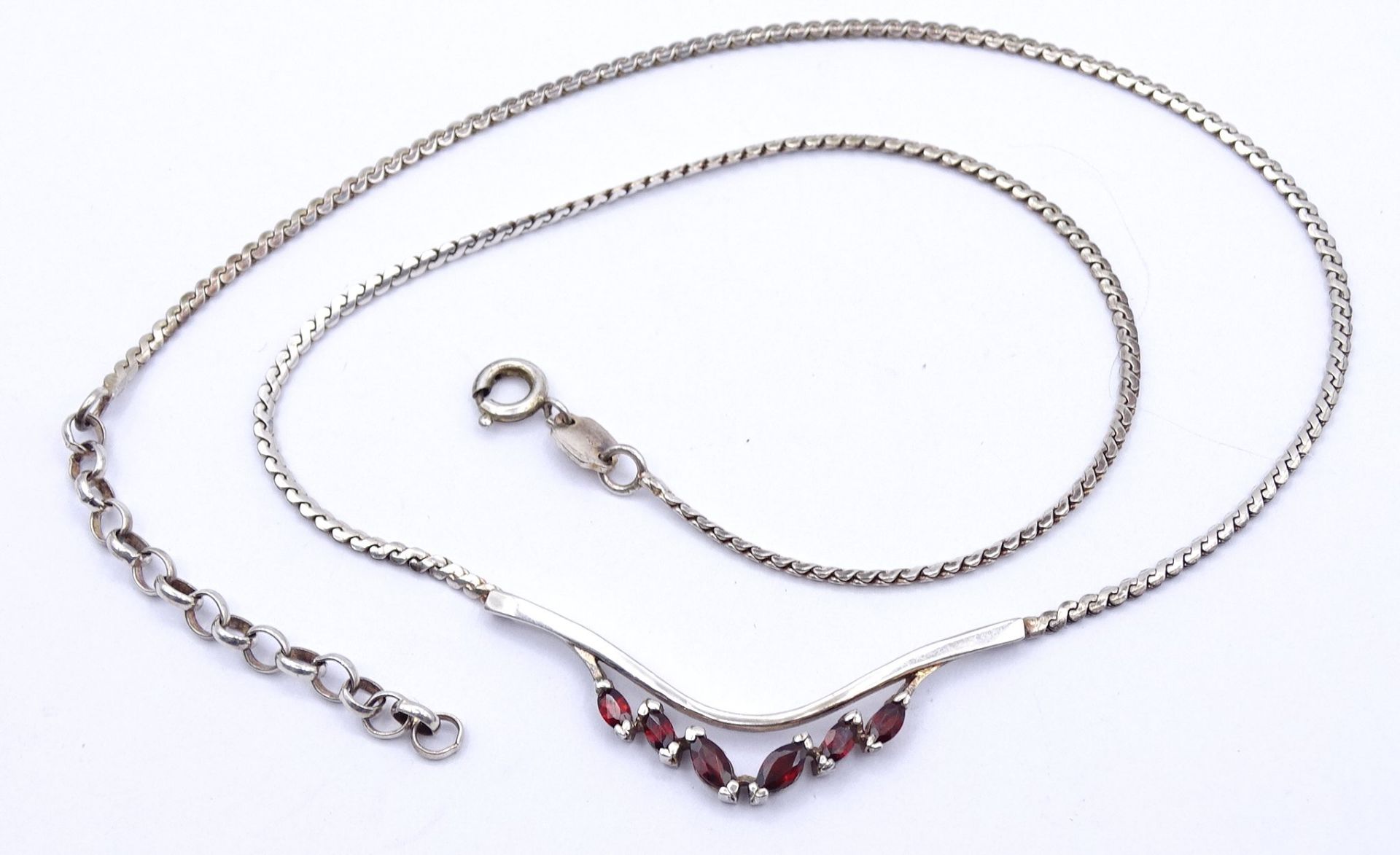 Collier mit Granat, Wilkens Silber, Silber 0.835, L. 40 -44cm, 7,1g.