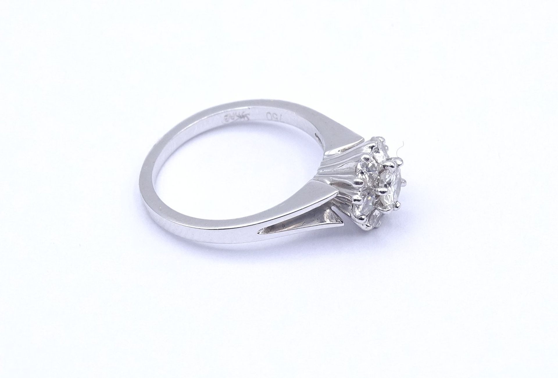 Brillant Ring , WG 750/000, Blütenform, 7 Brillanten zus.ca. 0,90ct., mittig 0,30ct., 4,1g., RG 51 - Bild 4 aus 6