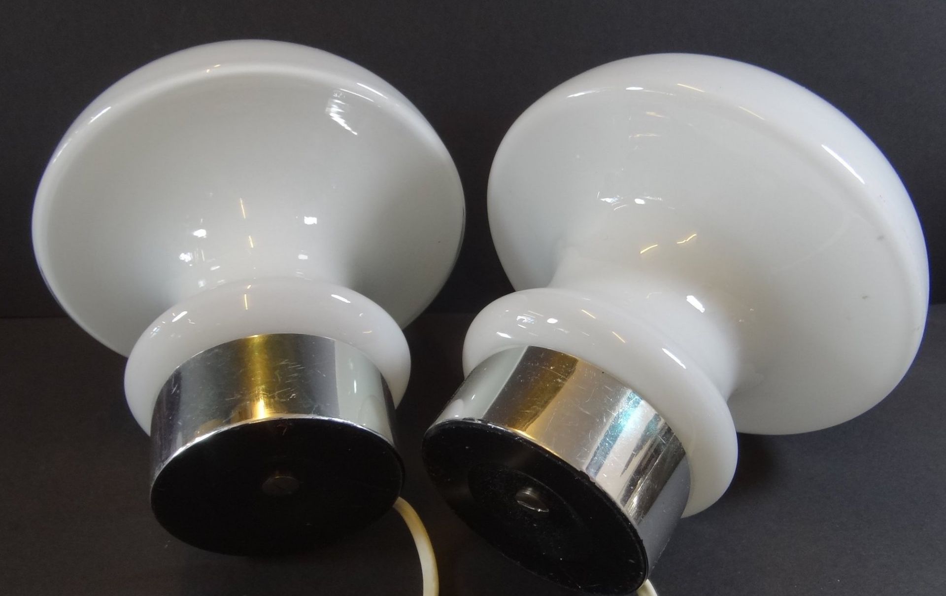 Paar Tischlampen in Pilzform,Milchgas, H-18 cm, D-18 cm - Bild 4 aus 4