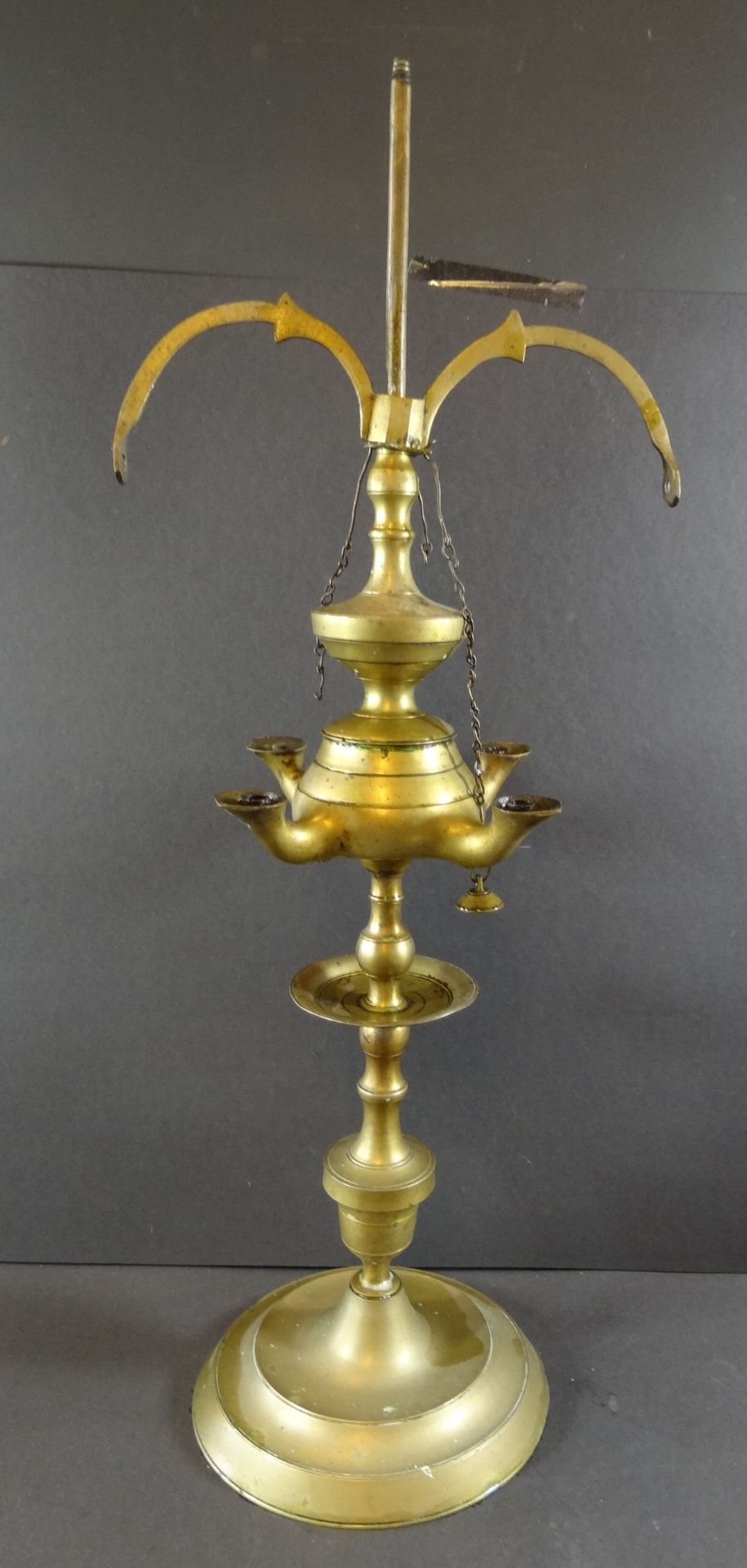 hohe Öllampe, Messing, 3-flammig, Fehlteile, H-27 cm
