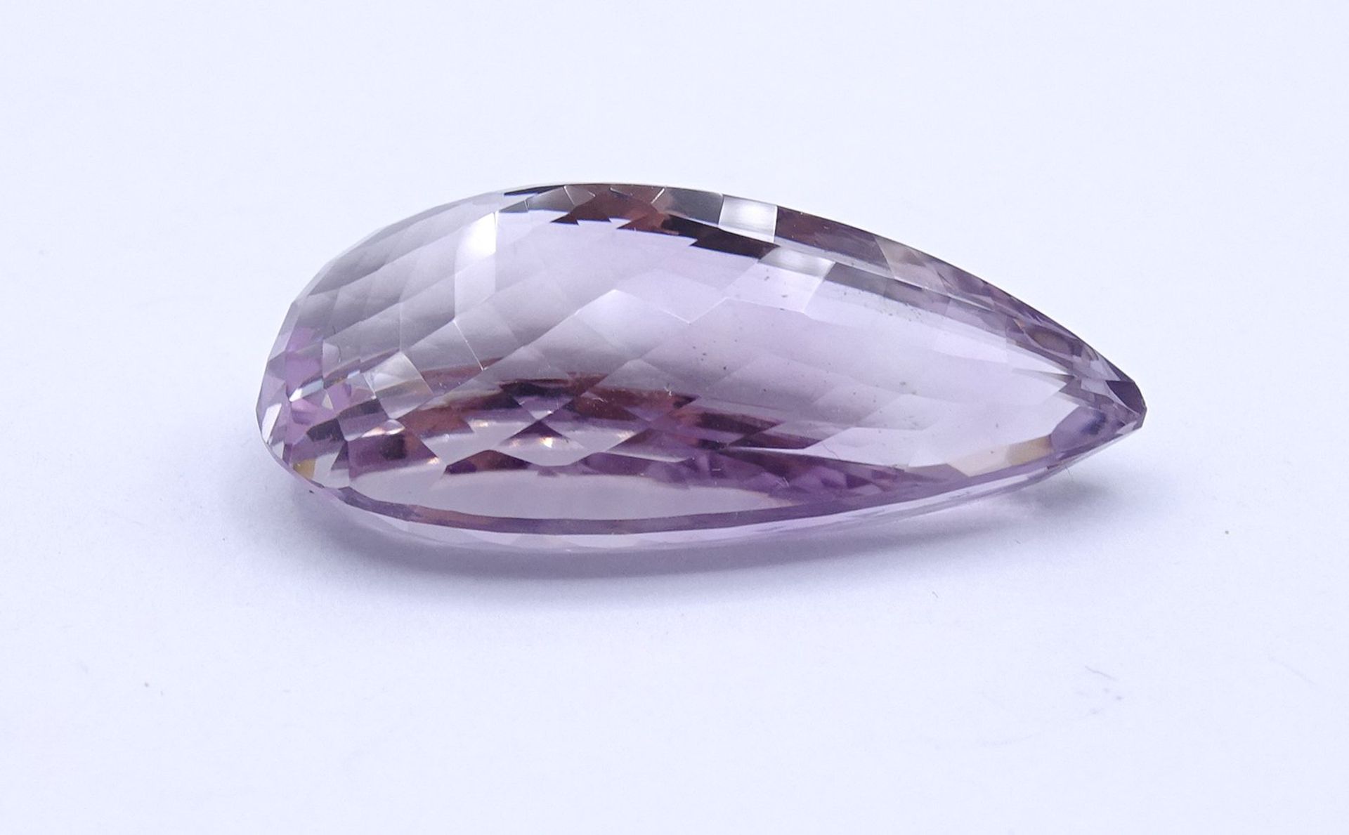 Rose de France Amethyst, 81,8ct., Farbzonierung,facc. Tropfen, 41x21x15mm - Image 4 of 5